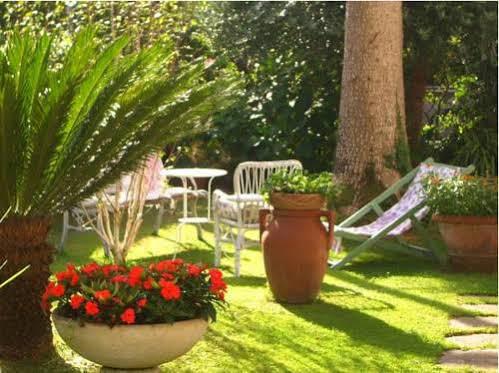 Tre Civette Sul Como Bed & Breakfast Marina di Massa Exterior photo